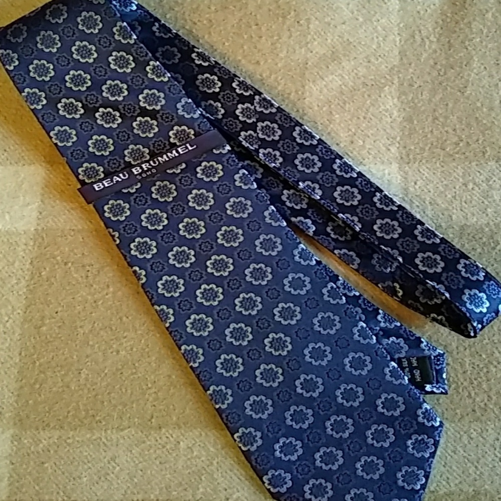 Beau Brummel Soho silk blue floral neck tie